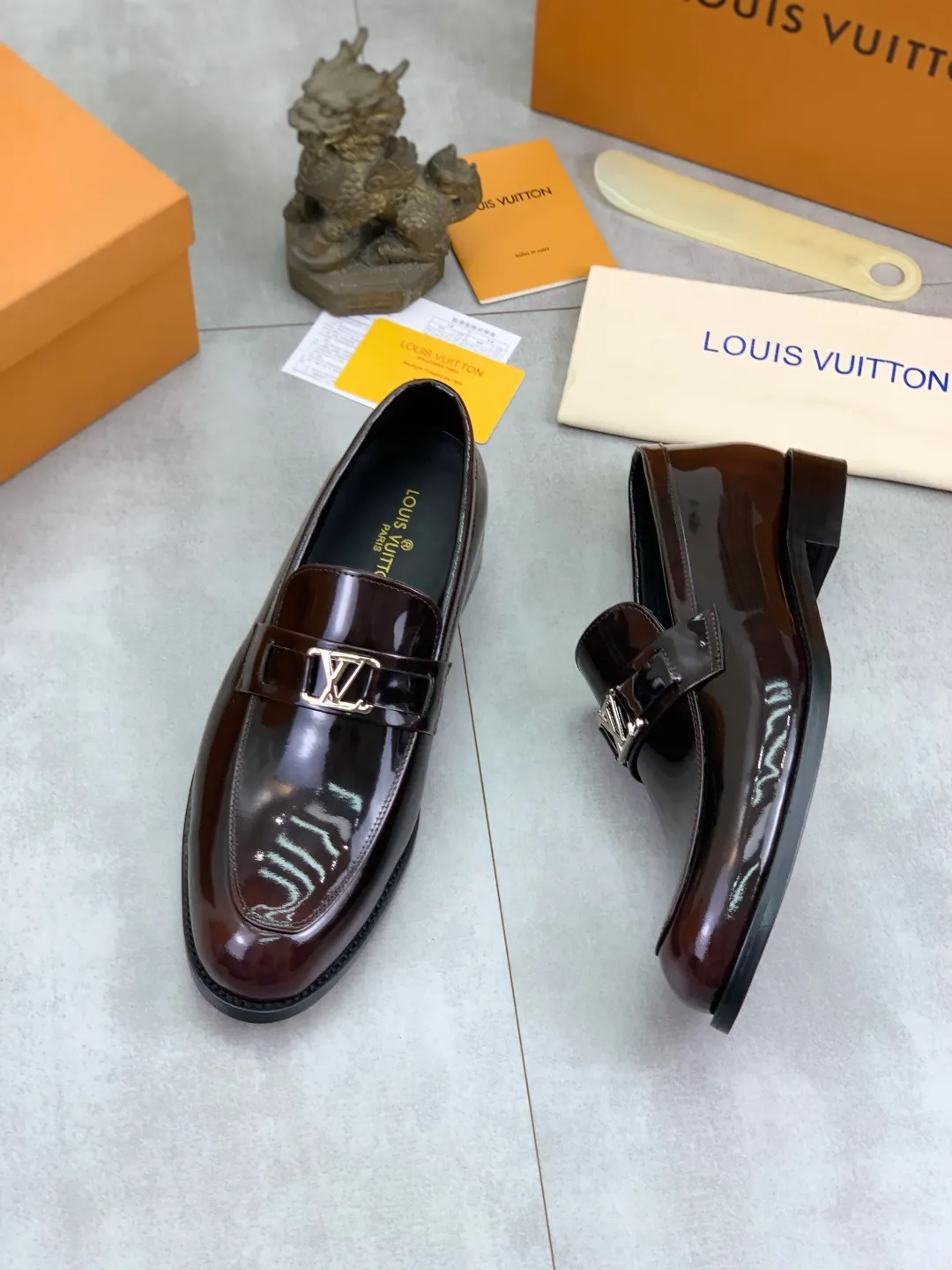 Men's shoes 💰P460💰[New model] Water-dyed cow lining 🆘 LV Louis Vuitton business leather shoes, made of original imported Italian 🇮🇹 calfskin, full cowhide lining, carefully handmade by professional shoemakers, the original version is specially designed for wear-resistant outsole. Standard code: 39-45 5️⃣color🉑️select